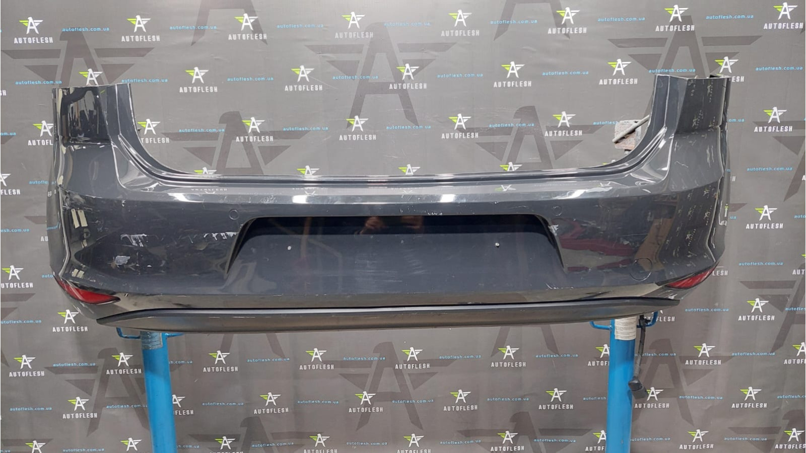 Бампер задний 5G6807421, 5G6807568 Volkswagen Golf VII хетчбек, цвет: 5K5K бу Бампер задний 5G6807421, 5G6807568 Volkswagen Golf VII хетчбек, цвет: 5K5K бу